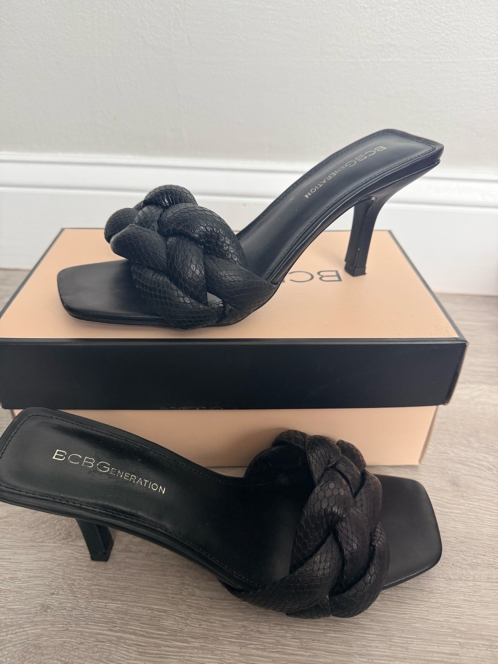 BCBGeneration Women's Marlino Black Braided Strap Heeled Sandals size 8